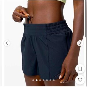 Lululemon Hotty Hot Lined Short 4" Size 4 True Navy